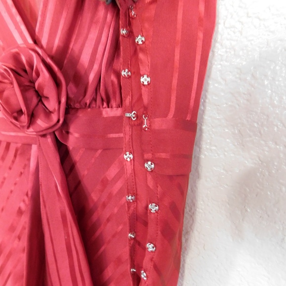 BCBG Max Azria Red V-Neck Sheer Sleeveless Top - Picture 3 of 6